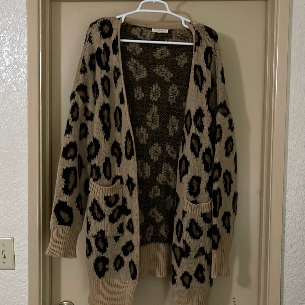 Leopard print heavy sweater cardigan